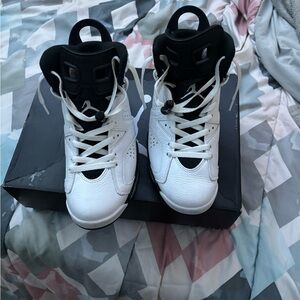 Jordan Athletic Shoes in Black and White
